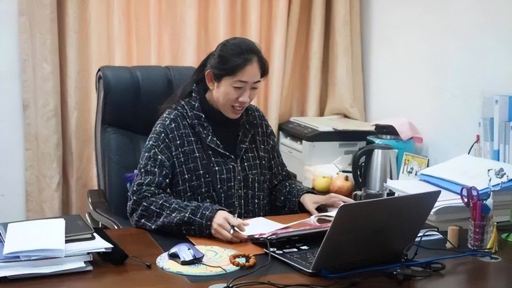 伊兰加进球越位在先，库卢小角度抽射破门传射建功，比苏马蹬踏对方小腿吃到直红。